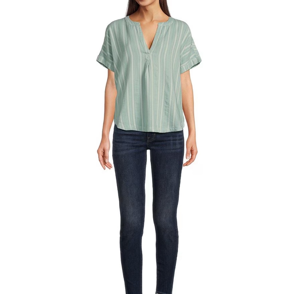 Lucky Brand
Authentic Straight Leg Mid Rise 5-Pocket Jeans